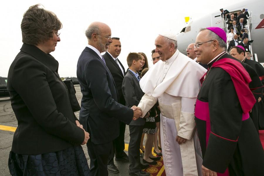 PA Gov. Tom Wolf and First Woman Frances Wolf greet Pope Francis at his arrival in Philadelphia