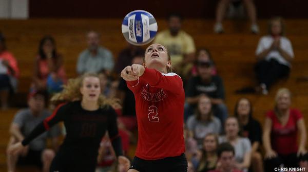 Arielle Misrok ’17 had a match-high of 10 digs in the Red Devils’ 3-0 sweep of Elizabethtown.