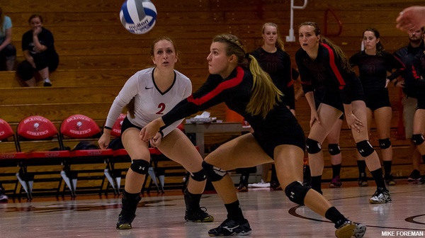 The Dickinson volleyball team dropped its first Centennial Conference matchup to Swathmore.