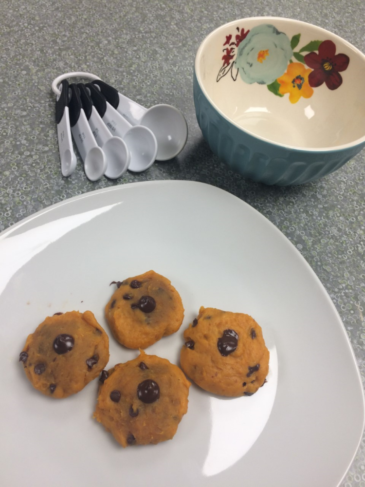 Batter+Up%3A+Microwave+Chocolate+Chip+Pumpkin+Cookies