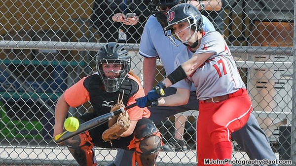 Softball Faces Off Against  Susquehanna, Swarthmore