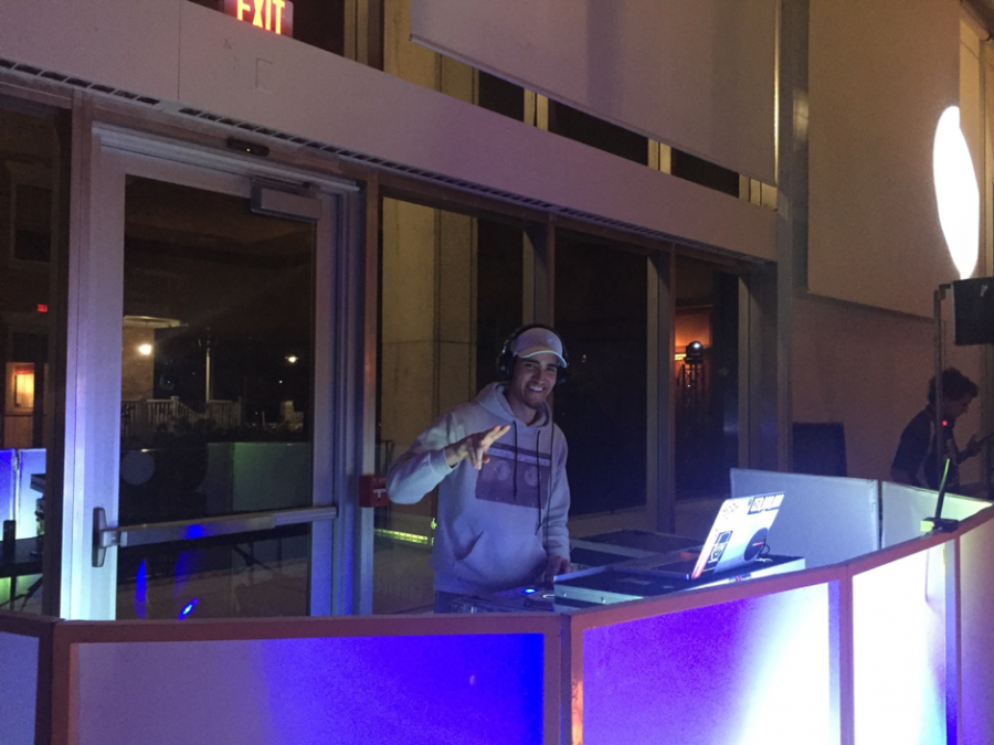 MOB Hosts Second Annual Silent Disco